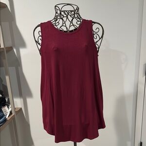 Women's Sleeveless Burgundy Top
